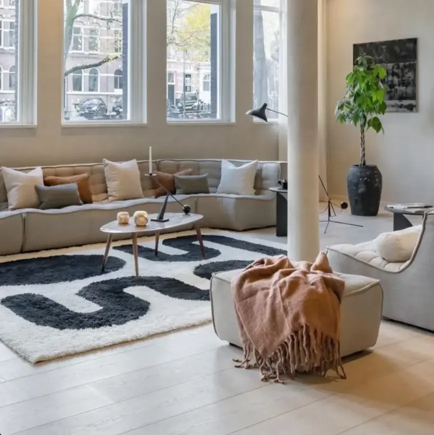 Comfortable living space using a rental subscription